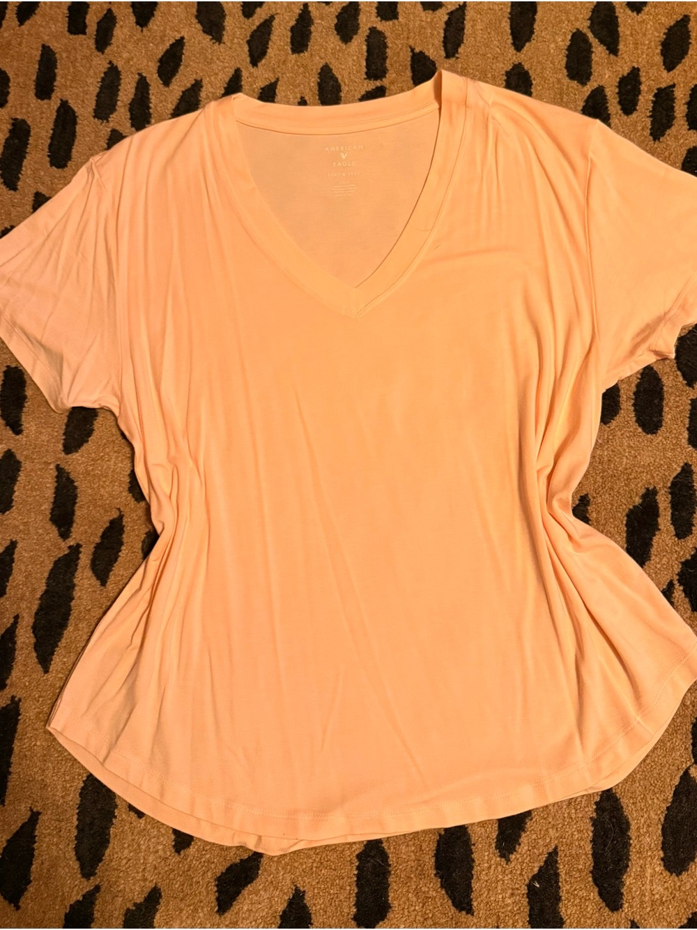 American Eagle Outfitters Soft & Sexy Light Pink 👚 V-Neck Short Sleeve Top